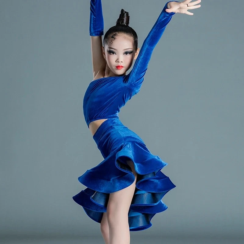Children's velvet Latin dance suit, diagonal shoulder design fishtail skirt, children's professional stage performance clothes
Children's velvet Latin dance suit, diagonal shoulder design fishtail skirt, children's professional stage performance clothes