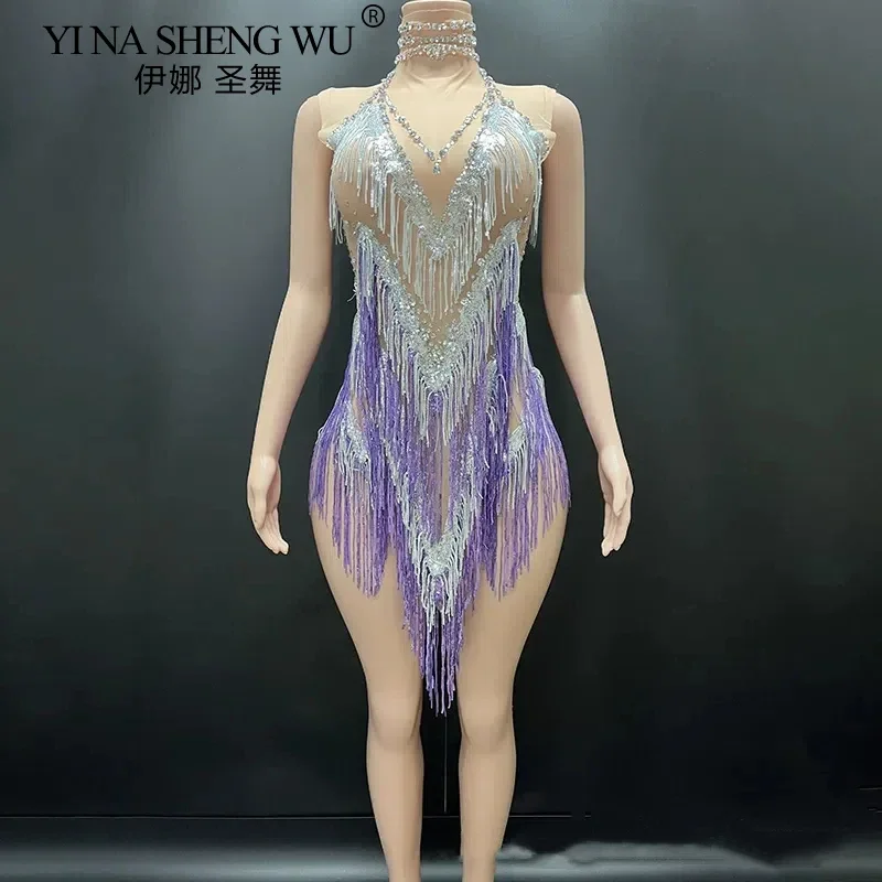 Юбка для латинских танцев для взрослых, роскошная сексуальная сетчатая женская короткая облегающая юбка с кисточками, высококачественная одежда для джазовых танцев с v-образным вырезом и кисточками
Юбка для латинских танцев для взрослых, роскошная сексуальная сетчатая женская короткая облегающая юбка с кисточками, высококачественная одежда для джазовых танцев с v-образным вырезом и кисточками