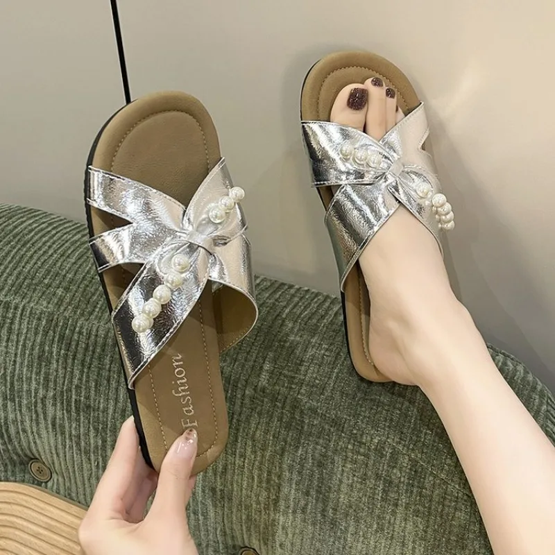 2026 Summer Pearl Intersperse New Fashion Women's Slippers,flat Slippers Simple Fashion Slippers
2026 Summer Pearl Intersperse New Fashion Women's Slippers,flat Slippers Simple Fashion Slippers