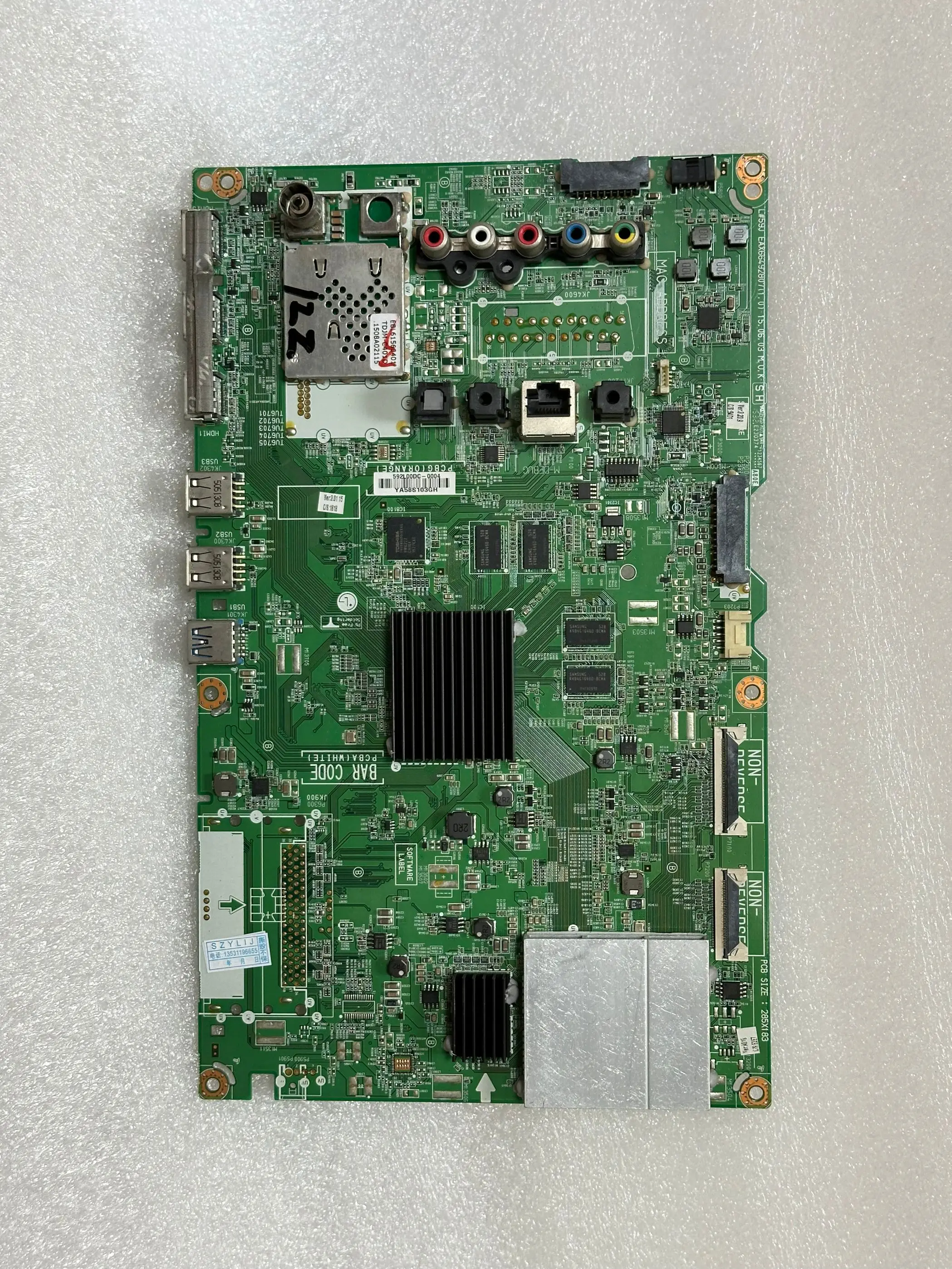 Оригинальная материнская плата 60UF7702-CC, 60 дюймов, EAX66492807 (1,0), экран LC600EQF(FH)(M2)
Оригинальная материнская плата 60UF7702-CC, 60 дюймов, EAX66492807 (1,0), экран LC600EQF(FH)(M2)