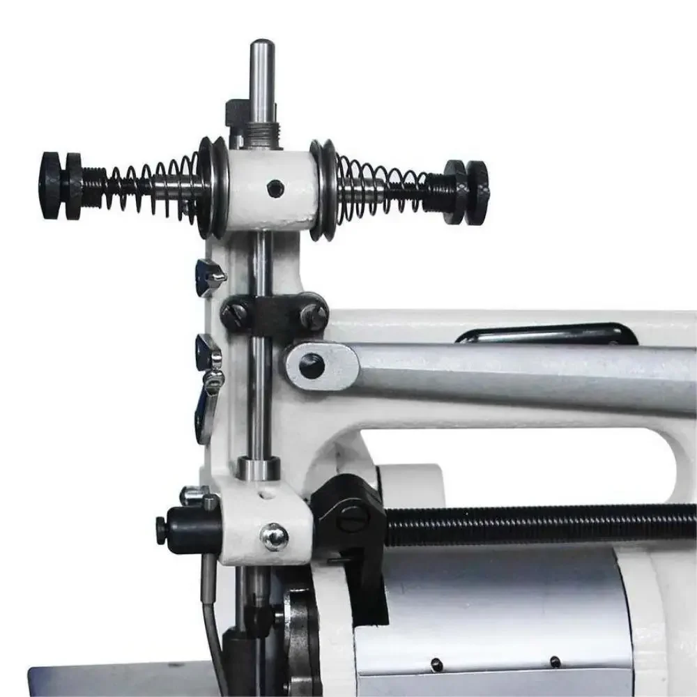 л # For-17 Промышленная швейная машина для обрезки краев оболочки и оверлока с промышленным моторным приводом
л # For-17 Промышленная швейная машина для обрезки краев оболочки и оверлока с промышленным моторным приводом