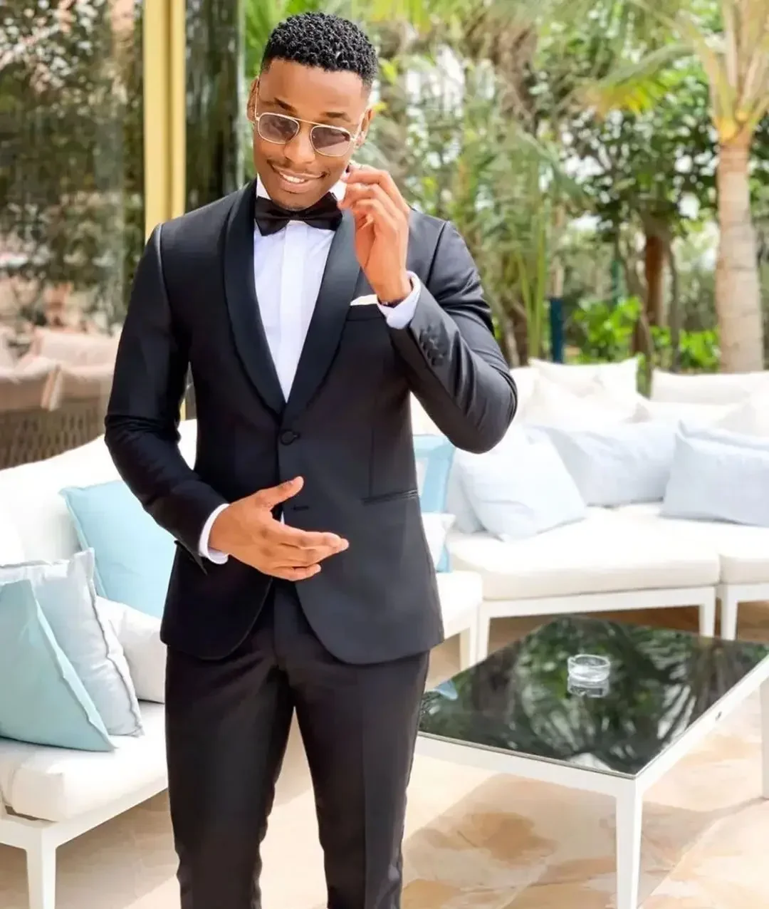 Elegant Black Men Suits 2 Piece Fashion Wedding Tuxedo Shawl Lapel Single Breasted Formal Prom Party Suit Slim (Jacket+Pants)
Elegant Black Men Suits 2 Piece Fashion Wedding Tuxedo Shawl Lapel Single Breasted Formal Prom Party Suit Slim (Jacket+Pants)