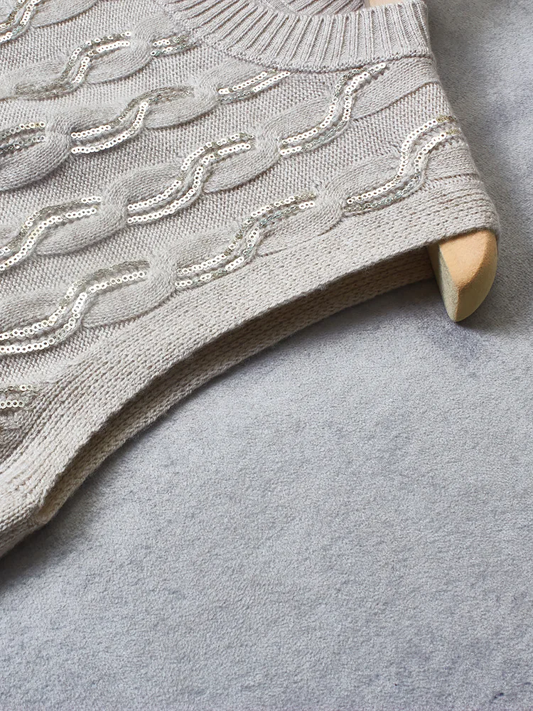 Women's Autumn and Winter New Cashmere Vest Round Neck Sleeveless Sequin Twist Knitted Top Vest
Women's Autumn and Winter New Cashmere Vest Round Neck Sleeveless Sequin Twist Knitted Top Vest