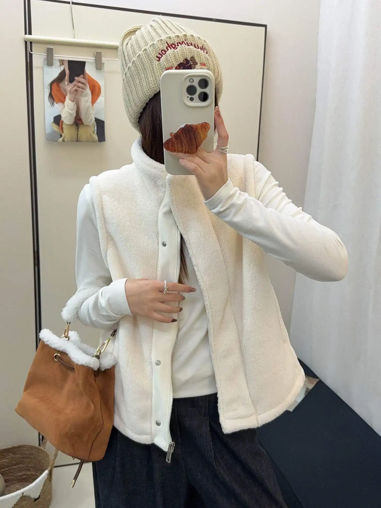 Ultra-Warm Vest Sherpa-Lined Insulated Plush Vest All-Season Oversized Comfortable Vest Stand-Neck Zip-Up Closure Waistcoat
Ultra-Warm Vest Sherpa-Lined Insulated Plush Vest All-Season Oversized Comfortable Vest Stand-Neck Zip-Up Closure Waistcoat