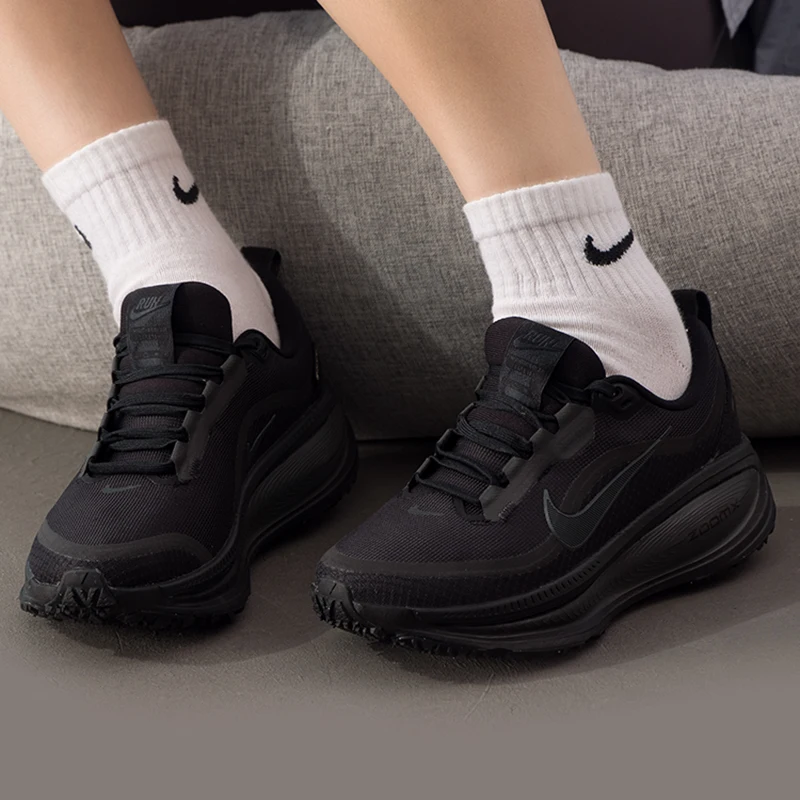 Женская обувь Nike W Vomero 18 GT, спортивная обувь с амортизацией отскока, походные кроссовки для бега по пересеченной местности, кроссовки Hq7002-001
Женская обувь Nike W Vomero 18 GT, спортивная обувь с амортизацией отскока, походные кроссовки для бега по пересеченной местности, кроссовки Hq7002-001