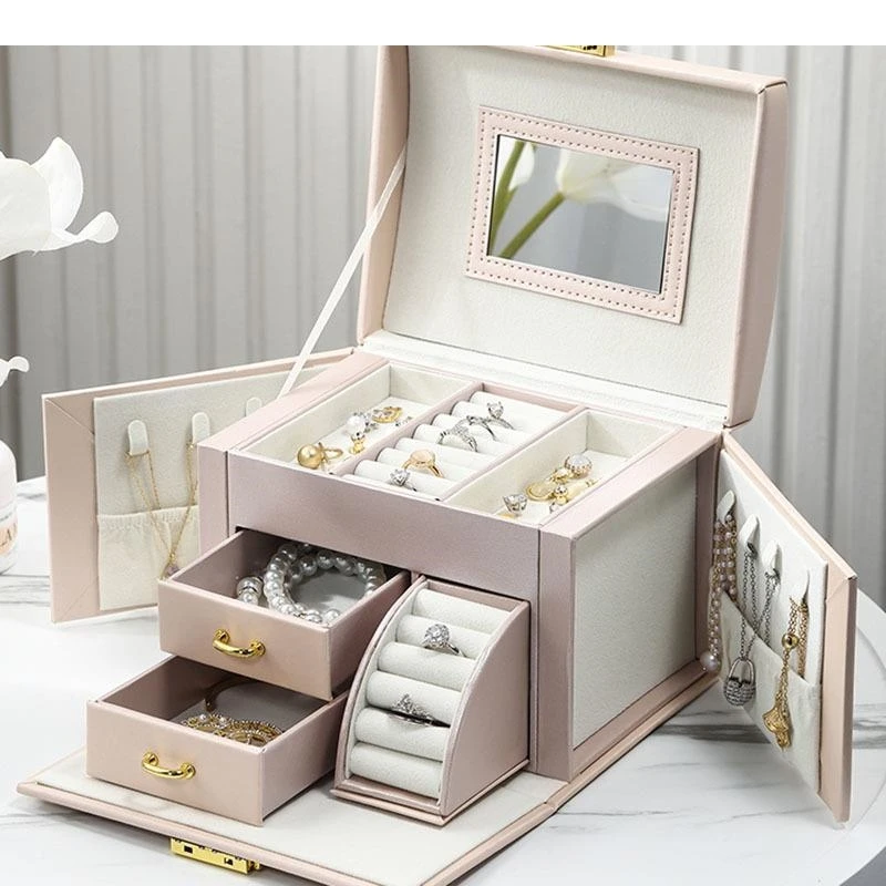 European Leather Portable Makeup Box Dressing Table Drawer Type Storage with Lock Jewelry Organizer Necklace Hanging Rack
European Leather Portable Makeup Box Dressing Table Drawer Type Storage with Lock Jewelry Organizer Necklace Hanging Rack