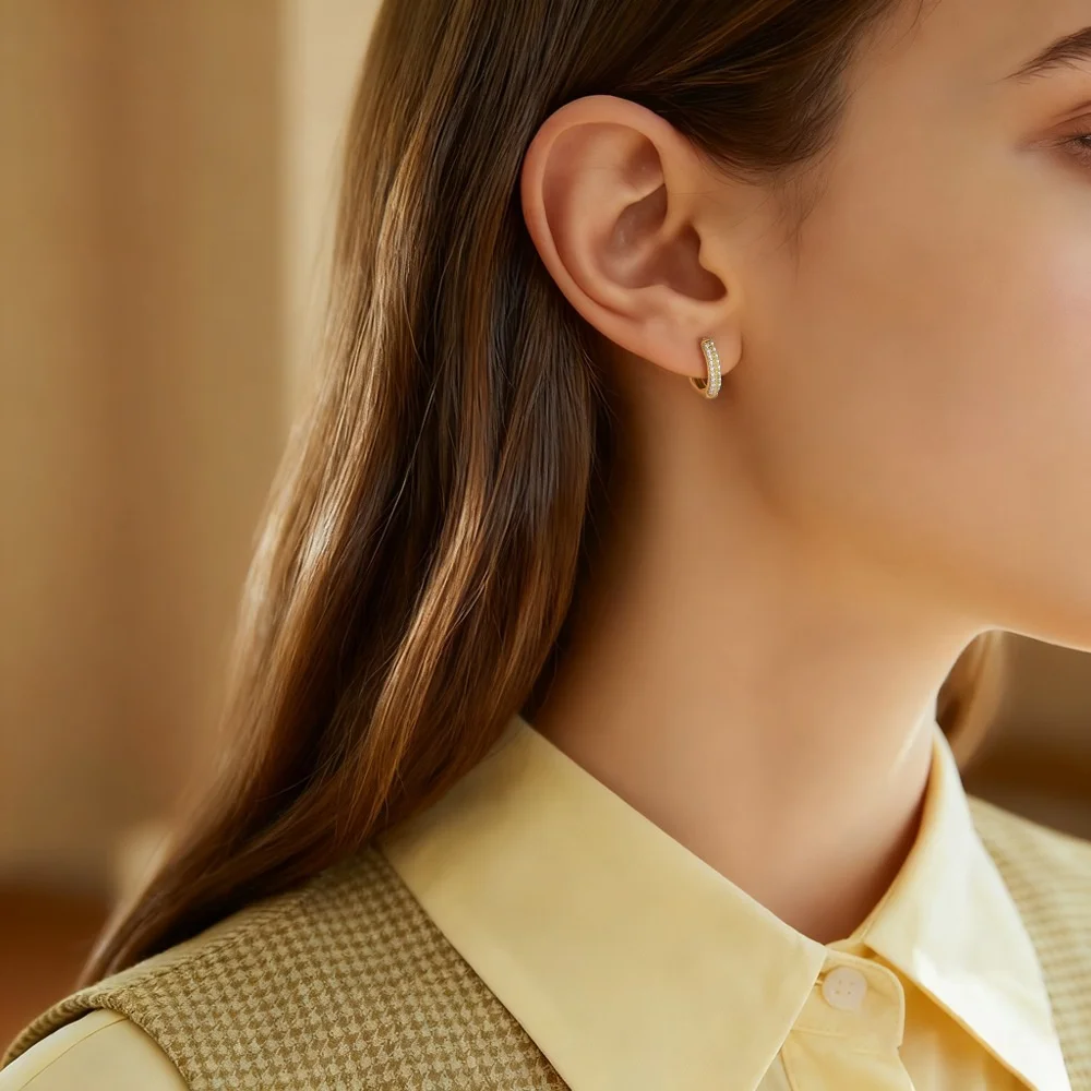 Женские серьги из стерлингового серебра S925, классические круглые серьги с цирконом, сверкающие легкие роскошные минималистичные украшения
Женские серьги из стерлингового серебра S925, классические круглые серьги с цирконом, сверкающие легкие роскошные минималистичные украшения