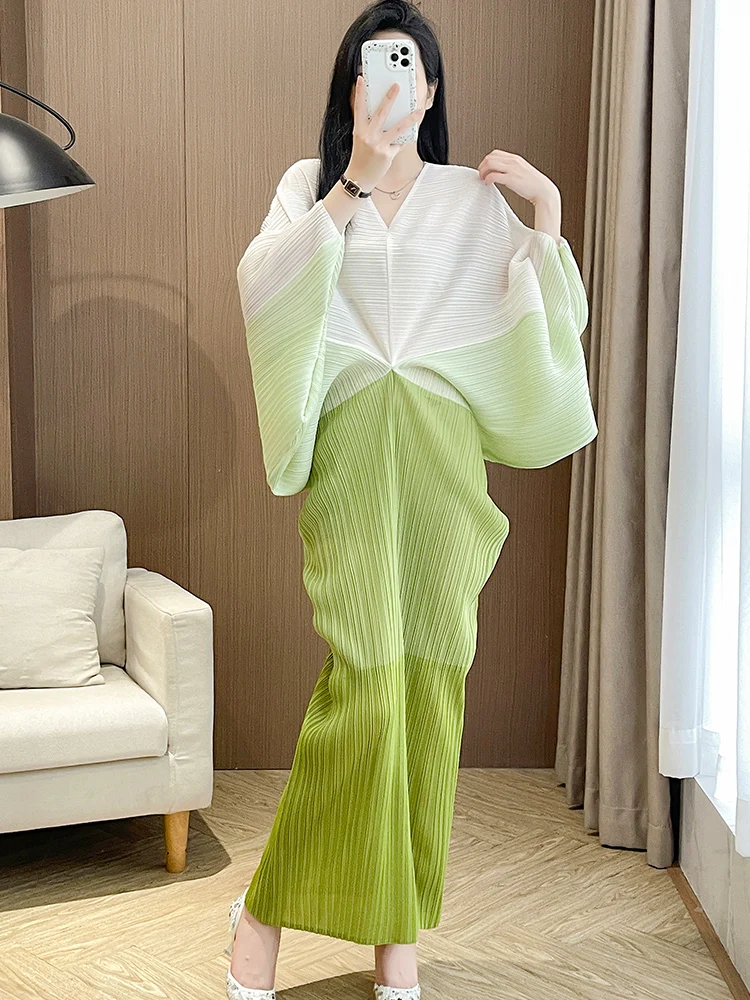 Chic Gradient Batwing Sleeve Wrap Dress Women's Fashion High-End Design Sensation Three-Resident Art Creation Summer Trend
Chic Gradient Batwing Sleeve Wrap Dress Women's Fashion High-End Design Sensation Three-Resident Art Creation Summer Trend