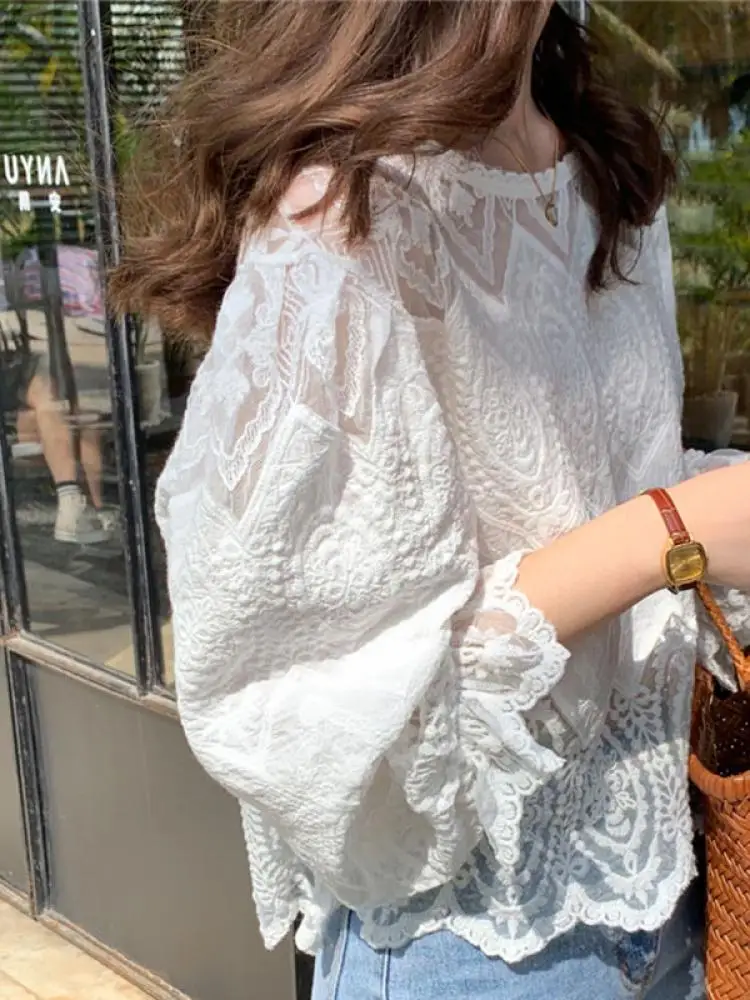 Elegant White Lace Loose Top Fashionable Anti-Aging Summer 2026 New Design Korean Style Commute Rain Flower Bird Brand
Elegant White Lace Loose Top Fashionable Anti-Aging Summer 2026 New Design Korean Style Commute Rain Flower Bird Brand