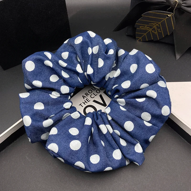 Advanced retro polka dot temperament, large intestine headband, fashionable and versatile hair tie, meatball headband
Advanced retro polka dot temperament, large intestine headband, fashionable and versatile hair tie, meatball headband