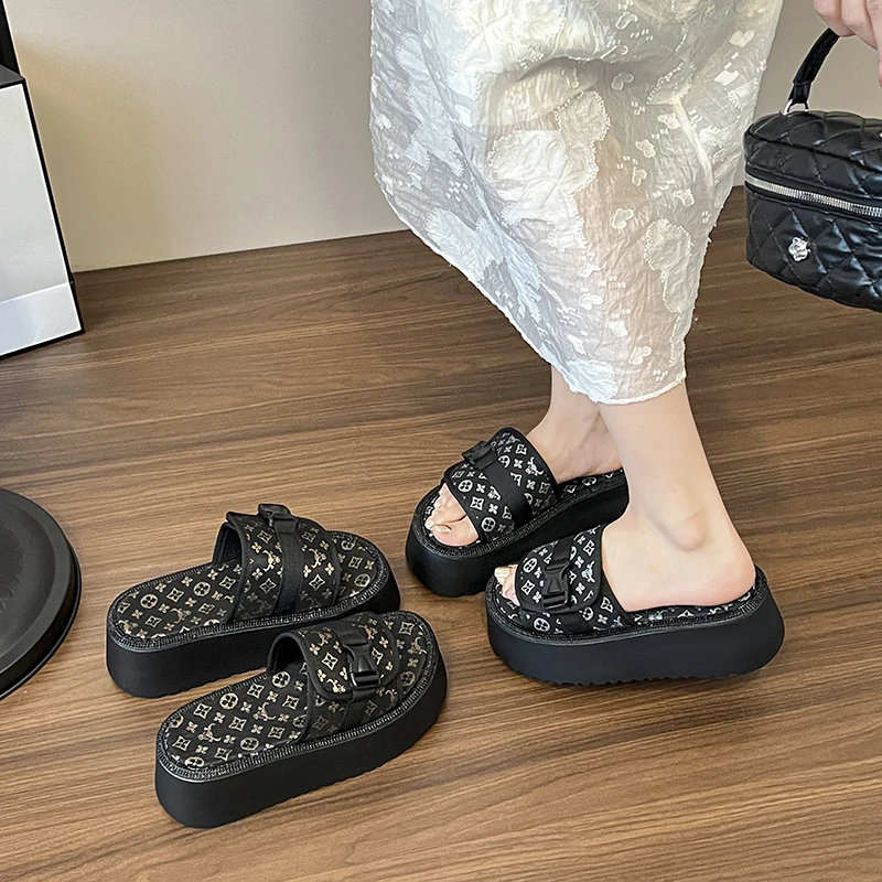 "2025 New Printed Platform Slippers for Women - Thick Sole, Elevated Design, Breathable Customized One-Strap Sandals
"2025 New Printed Platform Slippers for Women - Thick Sole, Elevated Design, Breathable Customized One-Strap Sandals