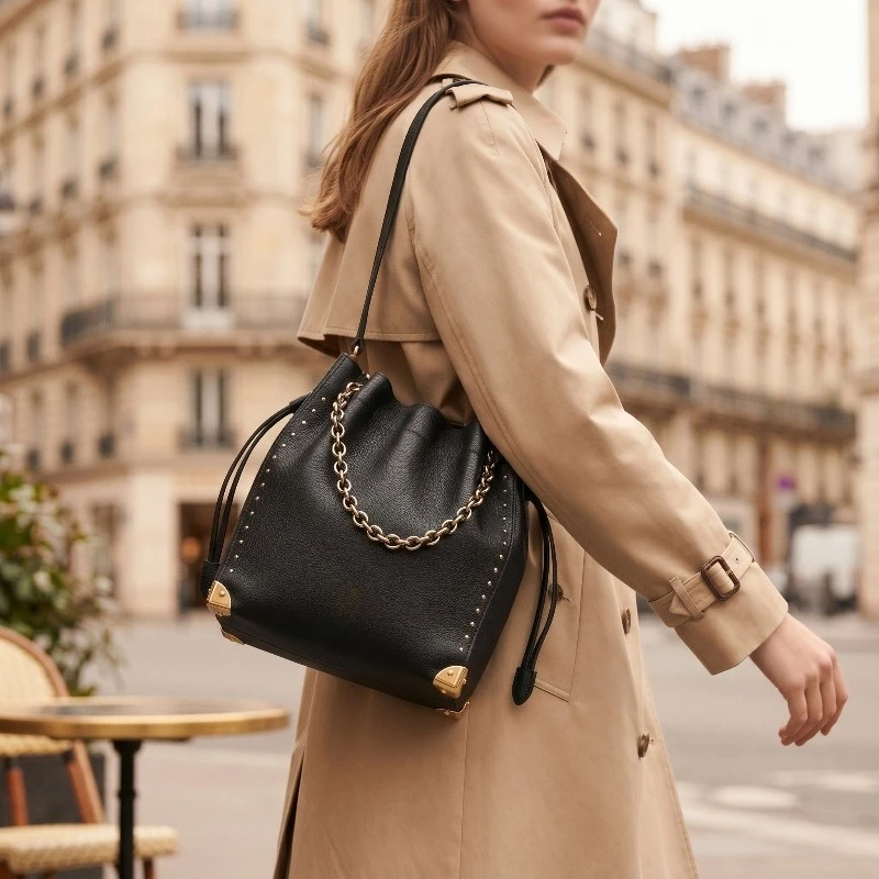 2026 New Women Trendy Bucket Bag Women Retro Leather Shoulder Handbag Minimalist Slouchy Large Capacity Drawstring Tote Purse
2026 New Women Trendy Bucket Bag Women Retro Leather Shoulder Handbag Minimalist Slouchy Large Capacity Drawstring Tote Purse
