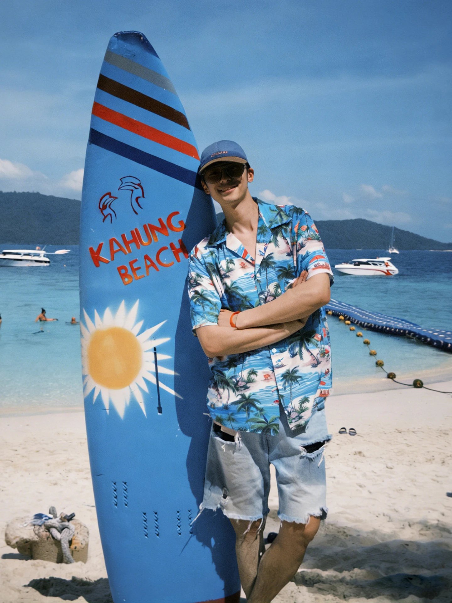 Loose Men's Hawaiian Style Short Sleeve Shirt Summer Beach Casual Fashion Polyester Fabric Citywalk Youth Trendy Top
Loose Men's Hawaiian Style Short Sleeve Shirt Summer Beach Casual Fashion Polyester Fabric Citywalk Youth Trendy Top