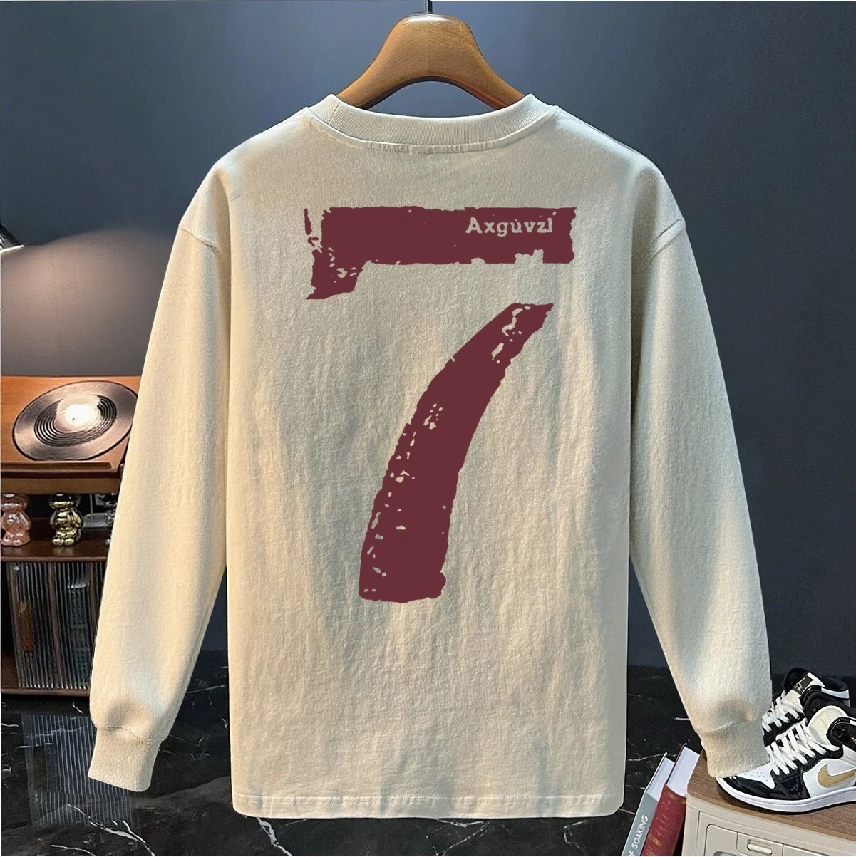 Мужская повседневная хлопковая футболка оверсайз в винтажном стиле с круглым вырезом для осеннего сезона от Outlet Brand
Мужская повседневная хлопковая футболка оверсайз в винтажном стиле с круглым вырезом для осеннего сезона от Outlet Brand