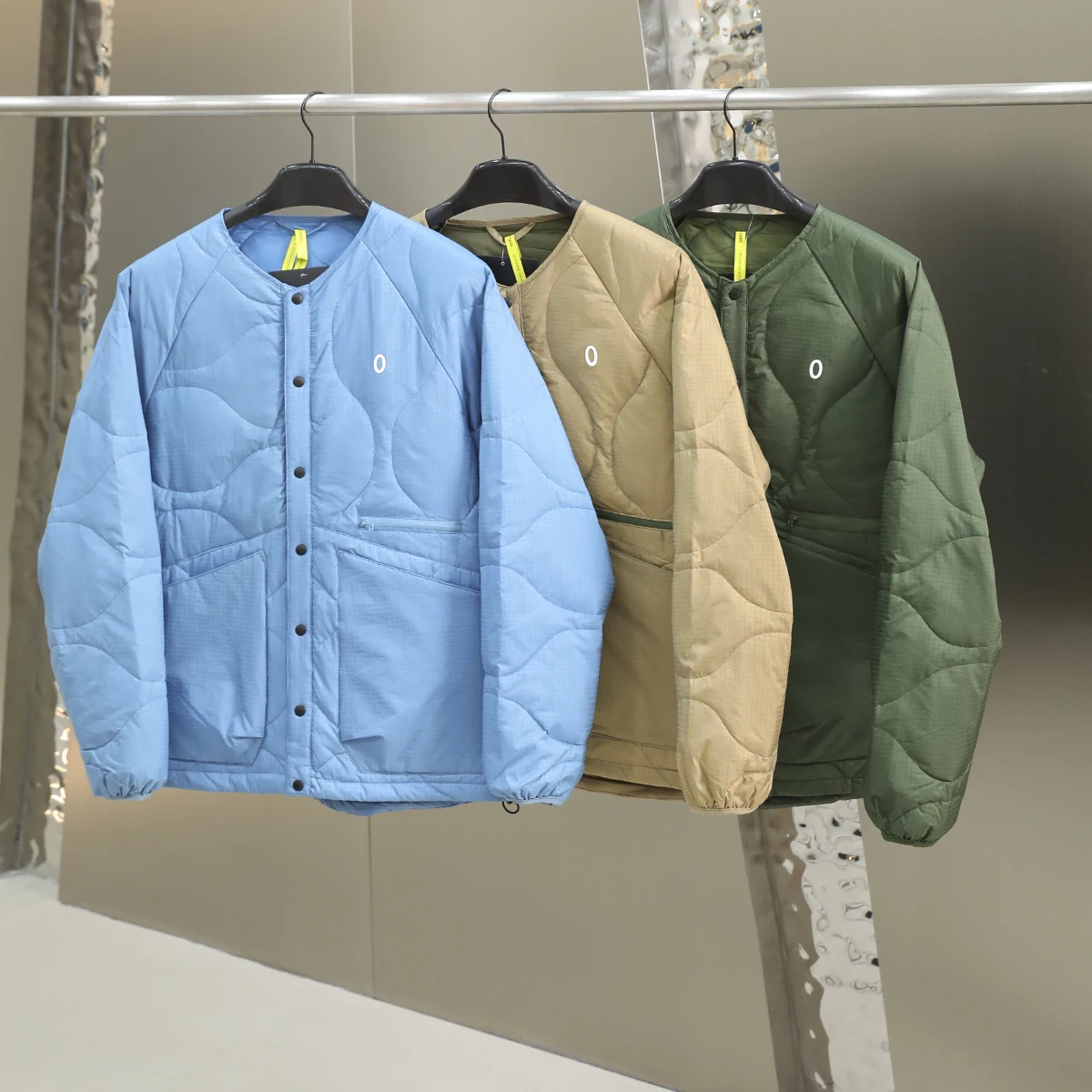 White Du down Jaet Loose Fit Lightweight Modern Sle Urban Faion Windproof round Ne Coat for Men And Women
White Du down Jaet Loose Fit Lightweight Modern Sle Urban Faion Windproof round Ne Coat for Men And Women