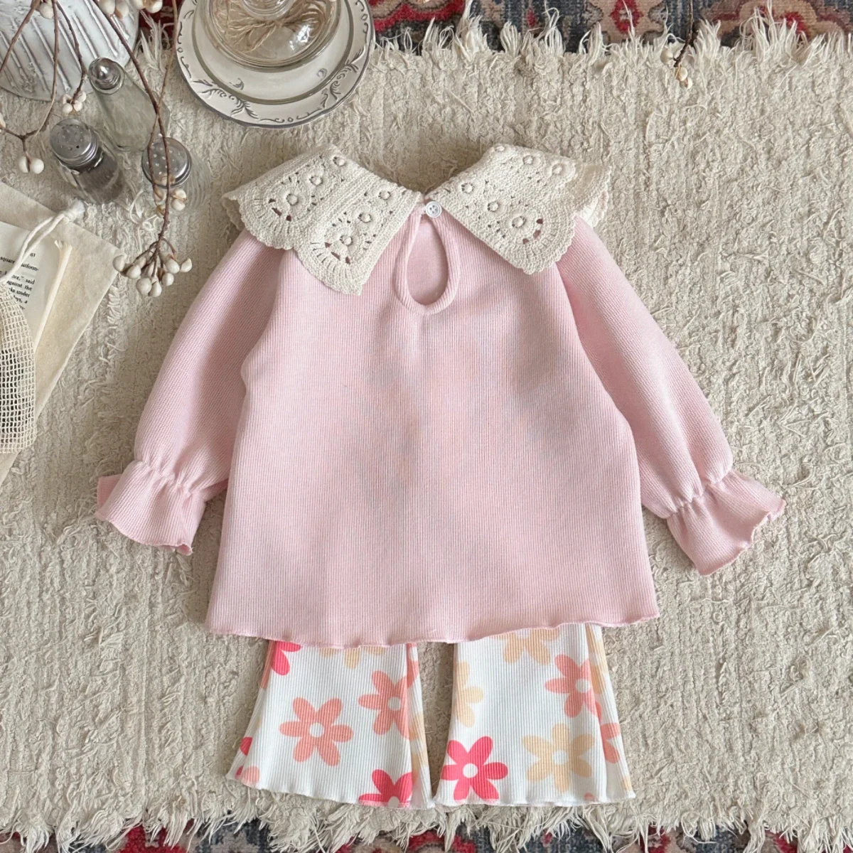 Baby Clothing Sets Autumn Cotton Cute 2 PCS Baby Girls Clothes Flower Embroidery Lapel Top+Flower Printed Bell-bottoms 1-3 Years
Baby Clothing Sets Autumn Cotton Cute 2 PCS Baby Girls Clothes Flower Embroidery Lapel Top+Flower Printed Bell-bottoms 1-3 Years