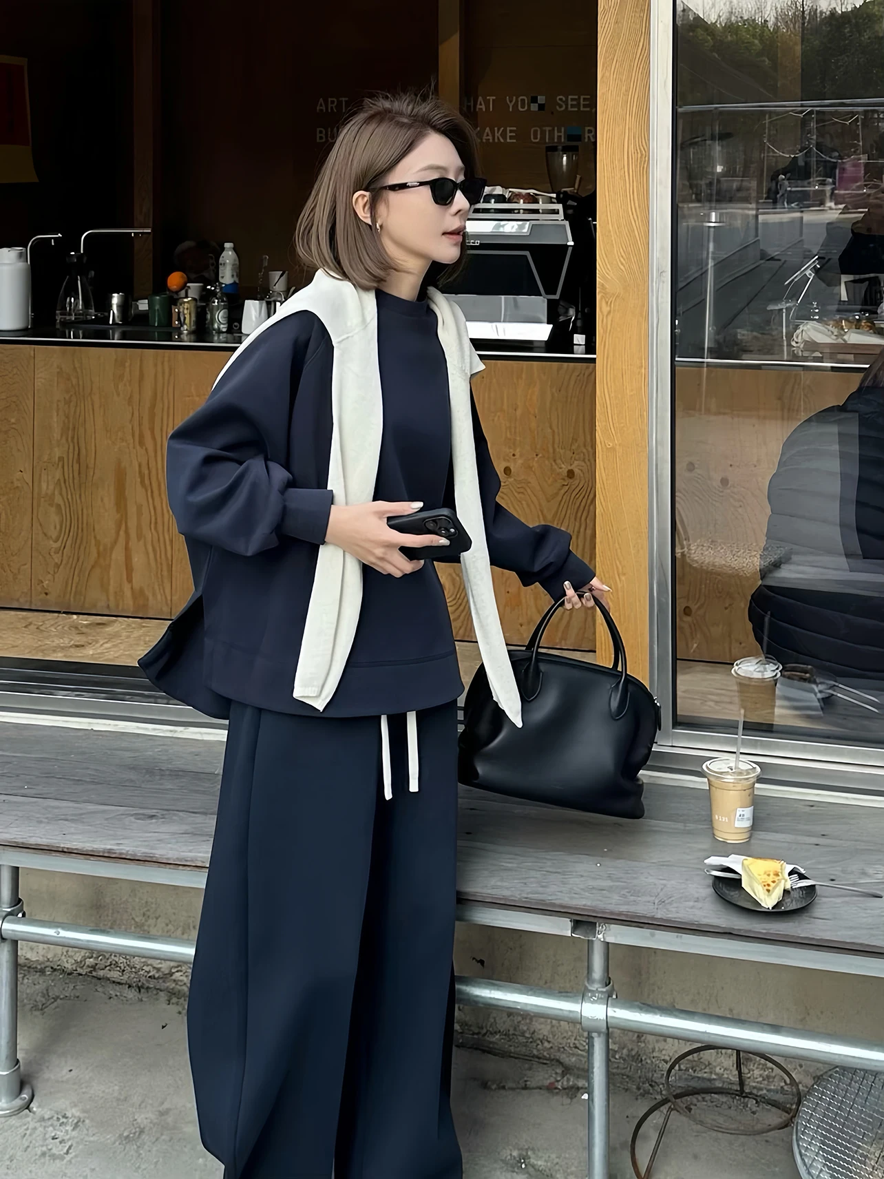 Comfortable Week Spring New Double Slit Loose ape Top Women's Hoodie Velvet Fabric round Ne Long Sve Casual Sle
Comfortable Week Spring New Double Slit Loose ape Top Women's Hoodie Velvet Fabric round Ne Long Sve Casual Sle