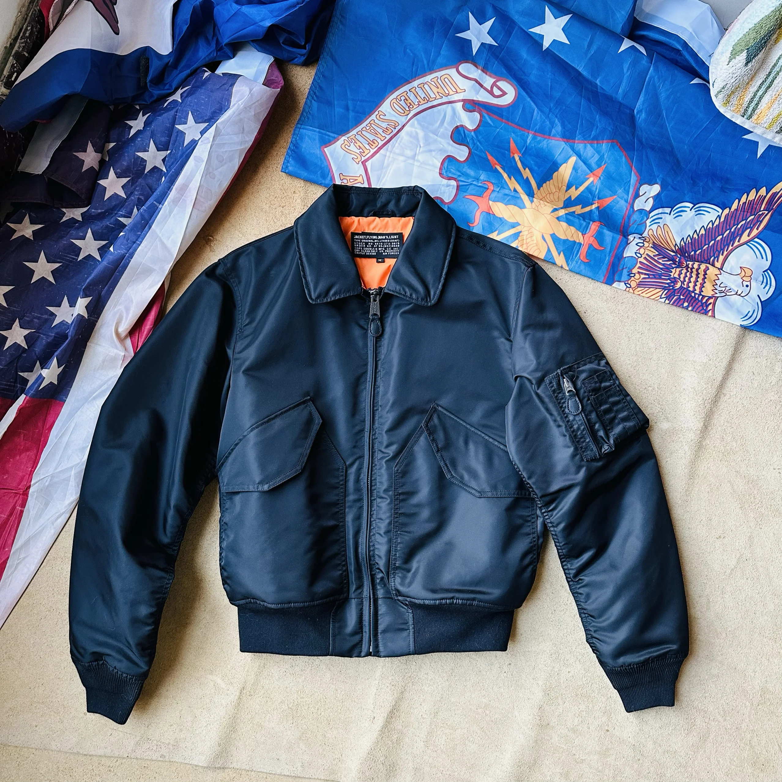 Cool Bla SAW Flight Jaet Single Spring Autumn Sle 45P Men's Windproof Thin Outerwear Faionable Urban Youth Travel
Cool Bla SAW Flight Jaet Single Spring Autumn Sle 45P Men's Windproof Thin Outerwear Faionable Urban Youth Travel