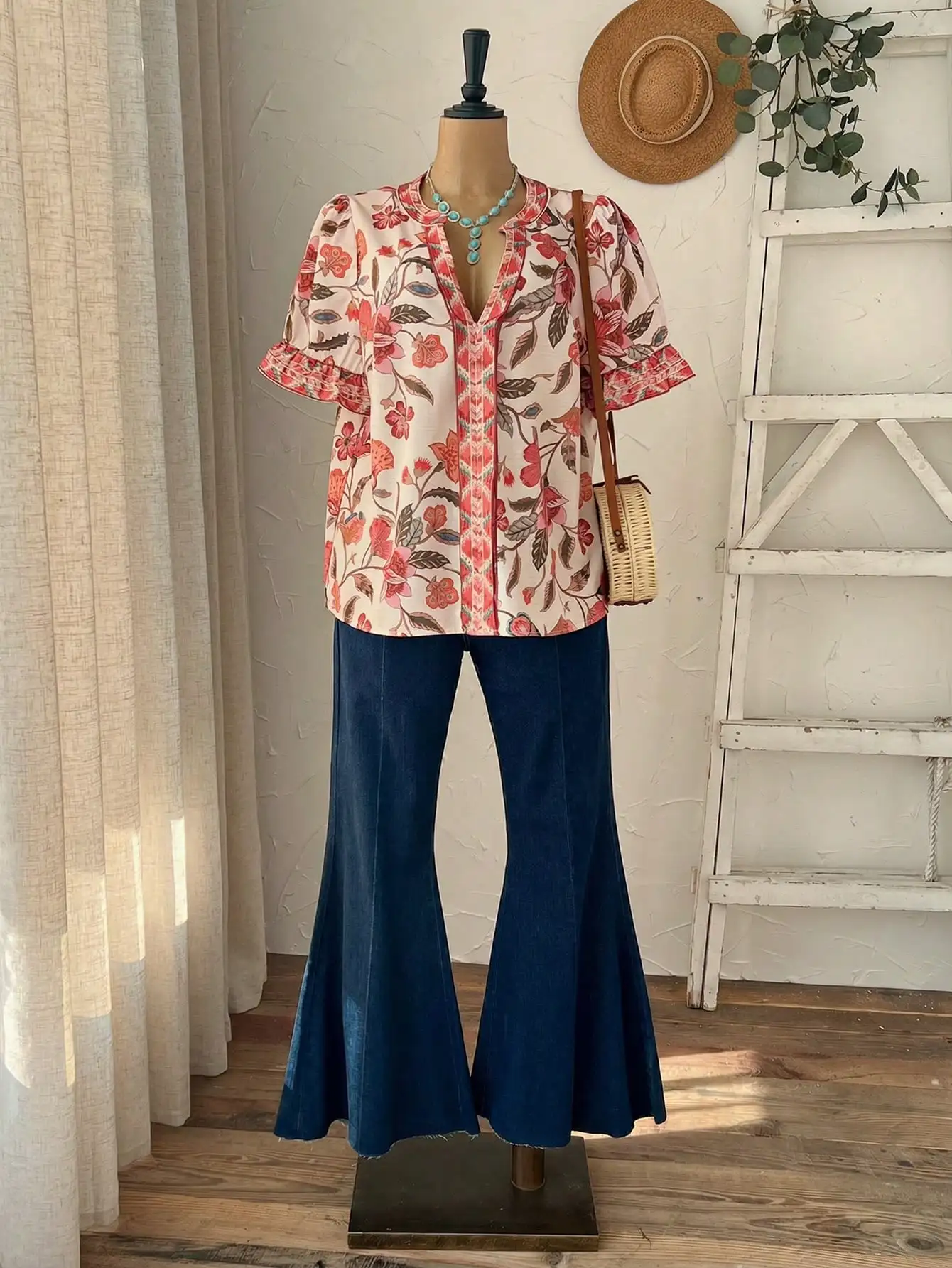 Женская блузка с цветочным принтом, V-образным вырезом и короткими рукавами, свободного кроя, в богемном стиле, летняя, повседневная
Женская блузка с цветочным принтом, V-образным вырезом и короткими рукавами, свободного кроя, в богемном стиле, летняя, повседневная