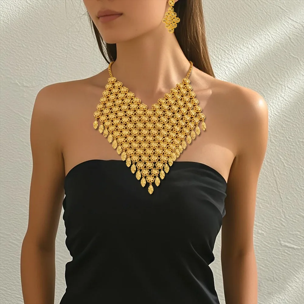 New Dubai Fashion High end 24K Gold Plated Necklace Earrings Exquisite Engagement Party Jewelry Set for Lovers
New Dubai Fashion High end 24K Gold Plated Necklace Earrings Exquisite Engagement Party Jewelry Set for Lovers