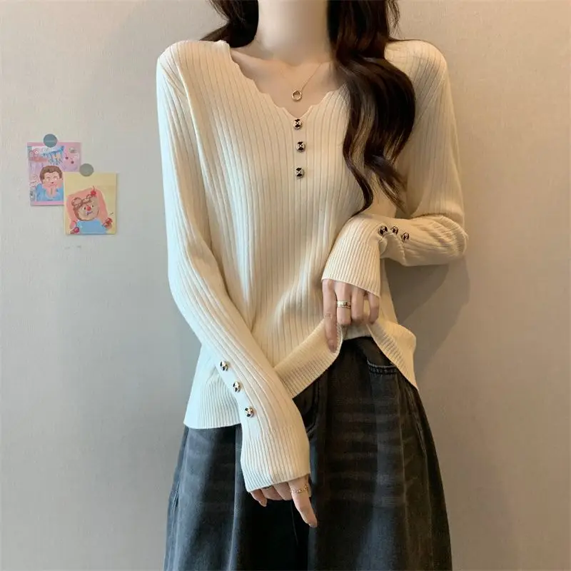 Commute V-Neck Button T-shirt 2024 Spring Autumn Solid Color Basic Women's Clothing Casual Stylish Long Sleeve Knitted Pullovers
Commute V-Neck Button T-shirt 2024 Spring Autumn Solid Color Basic Women's Clothing Casual Stylish Long Sleeve Knitted Pullovers