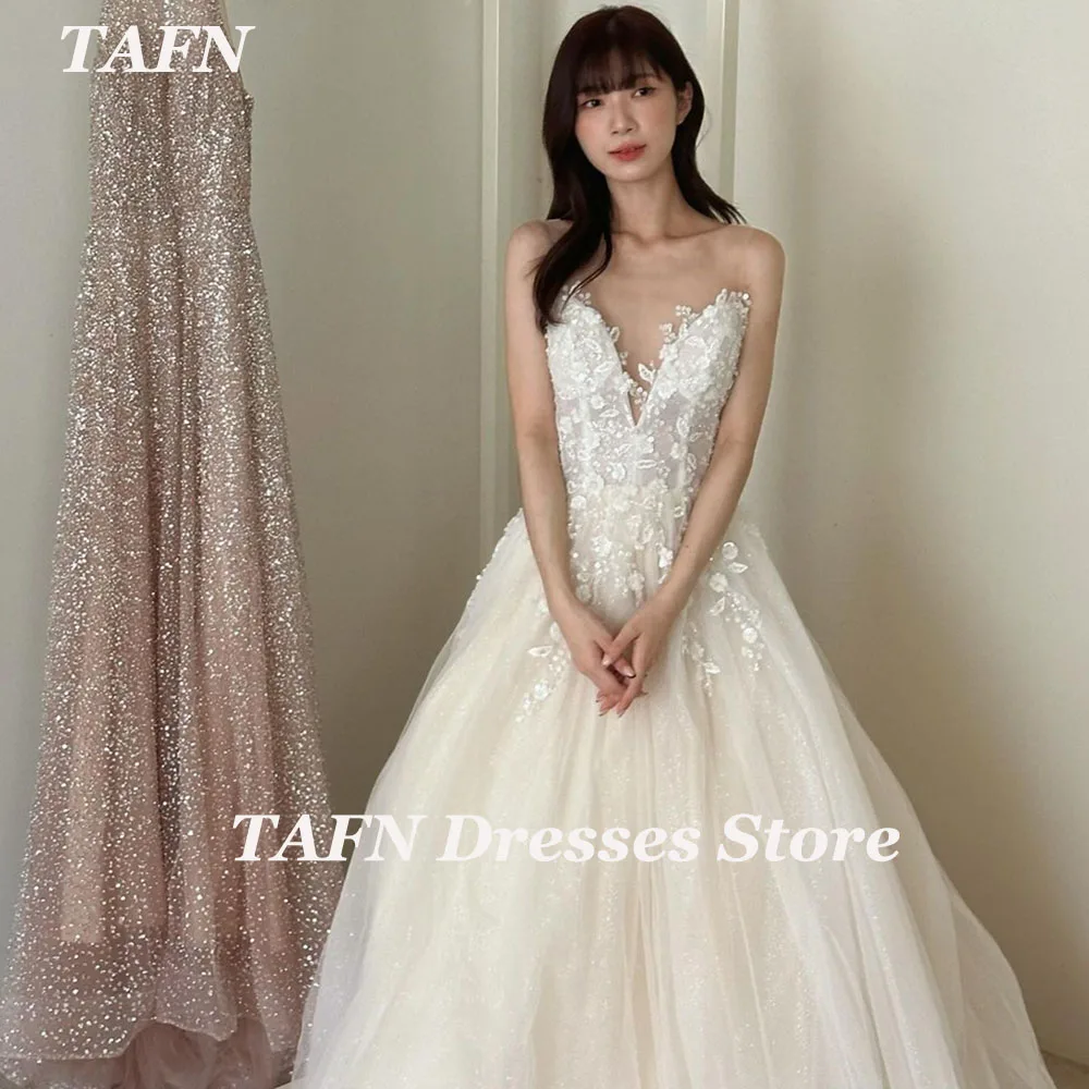 TAFN 3D Flowers Wedding Dresses Deep V-Neck Strapless Korea Bridal Gown Custom Made Photo Shoot A-line Draped Gown for Bride
TAFN 3D Flowers Wedding Dresses Deep V-Neck Strapless Korea Bridal Gown Custom Made Photo Shoot A-line Draped Gown for Bride