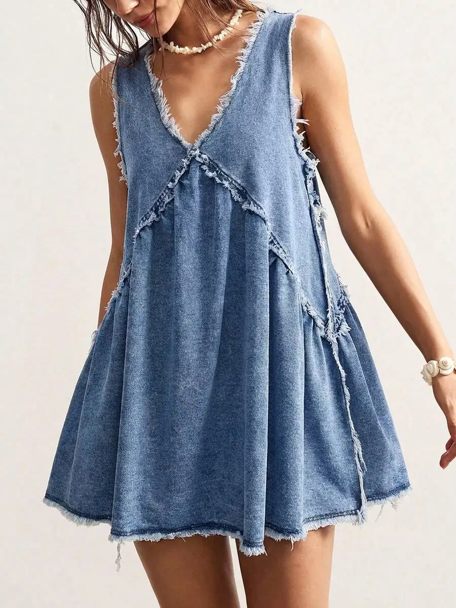 Boho Style V-Neck Sleeveless Denim Dress With Frayed Edges Casual Summer Mini Dress
Boho Style V-Neck Sleeveless Denim Dress With Frayed Edges Casual Summer Mini Dress