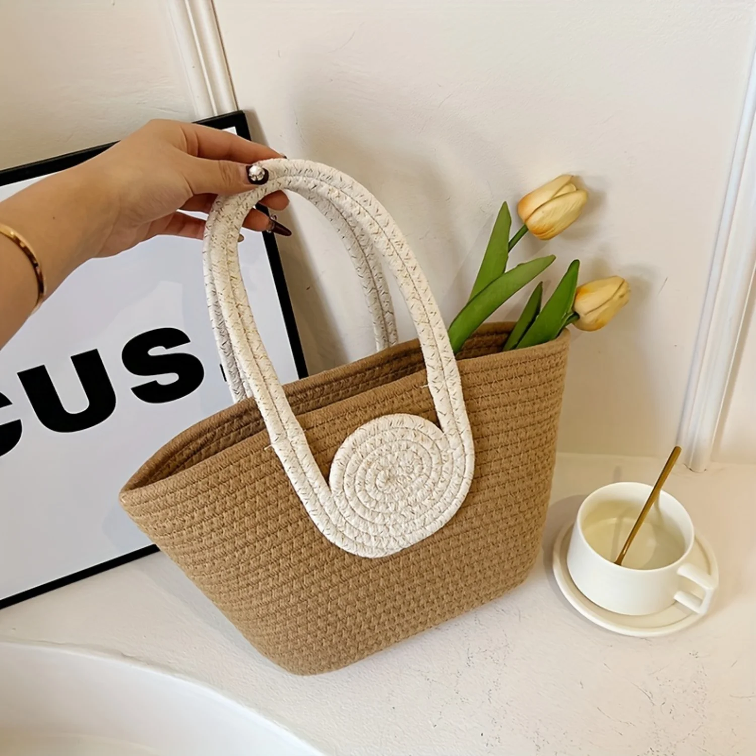 Elegant Woven Handbag - Versatile Minimalist Tote Bag for Women, Perfect Summer Beach Accessory Nail polish organizer Mylar bag
Elegant Woven Handbag - Versatile Minimalist Tote Bag for Women, Perfect Summer Beach Accessory Nail polish organizer Mylar bag