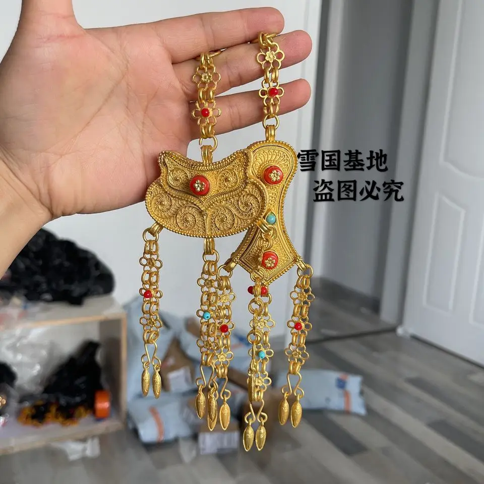 Tibetan imitation silver alloy belongs to Tibetan waist accessories for travel and marriage
Tibetan imitation silver alloy belongs to Tibetan waist accessories for travel and marriage