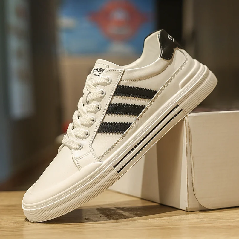 Couple Style Unisex Running Shoes Four Seasons Casual Men's Trendy Sneakers2025Summer Breathable Season Comfortable Sneaker
Couple Style Unisex Running Shoes Four Seasons Casual Men's Trendy Sneakers2025Summer Breathable Season Comfortable Sneaker