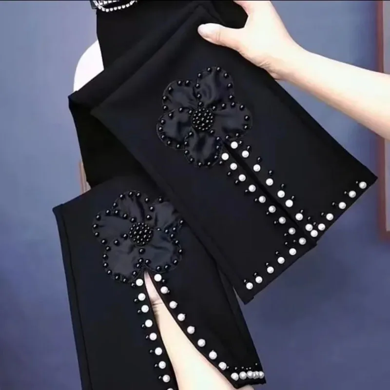 Spring Summer New Heavy Industry Black Flower Nail Bead Micro Pull Pants Female Slim Elastic Casual Short Versatile Women Pants
Spring Summer New Heavy Industry Black Flower Nail Bead Micro Pull Pants Female Slim Elastic Casual Short Versatile Women Pants