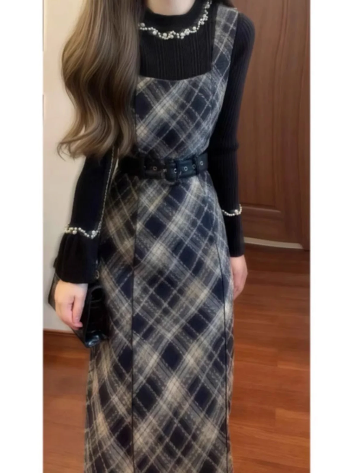 Retro Knitted Dress Set Autumn Season Plaid Woolen Skirt Long Sleeve Comfortable Fit Women's Fashion Ensemble Spring Collection
Retro Knitted Dress Set Autumn Season Plaid Woolen Skirt Long Sleeve Comfortable Fit Women's Fashion Ensemble Spring Collection