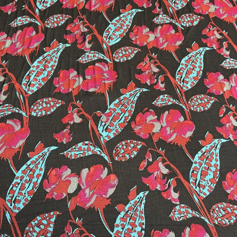 1 meter 100% Mulberry Silk 13 momme Thin Crinkle Georgette Silk Fabric Black Red Floral Printed 135cm 53" wide by the yard JN086
1 meter 100% Mulberry Silk 13 momme Thin Crinkle Georgette Silk Fabric Black Red Floral Printed 135cm 53" wide by the yard JN086