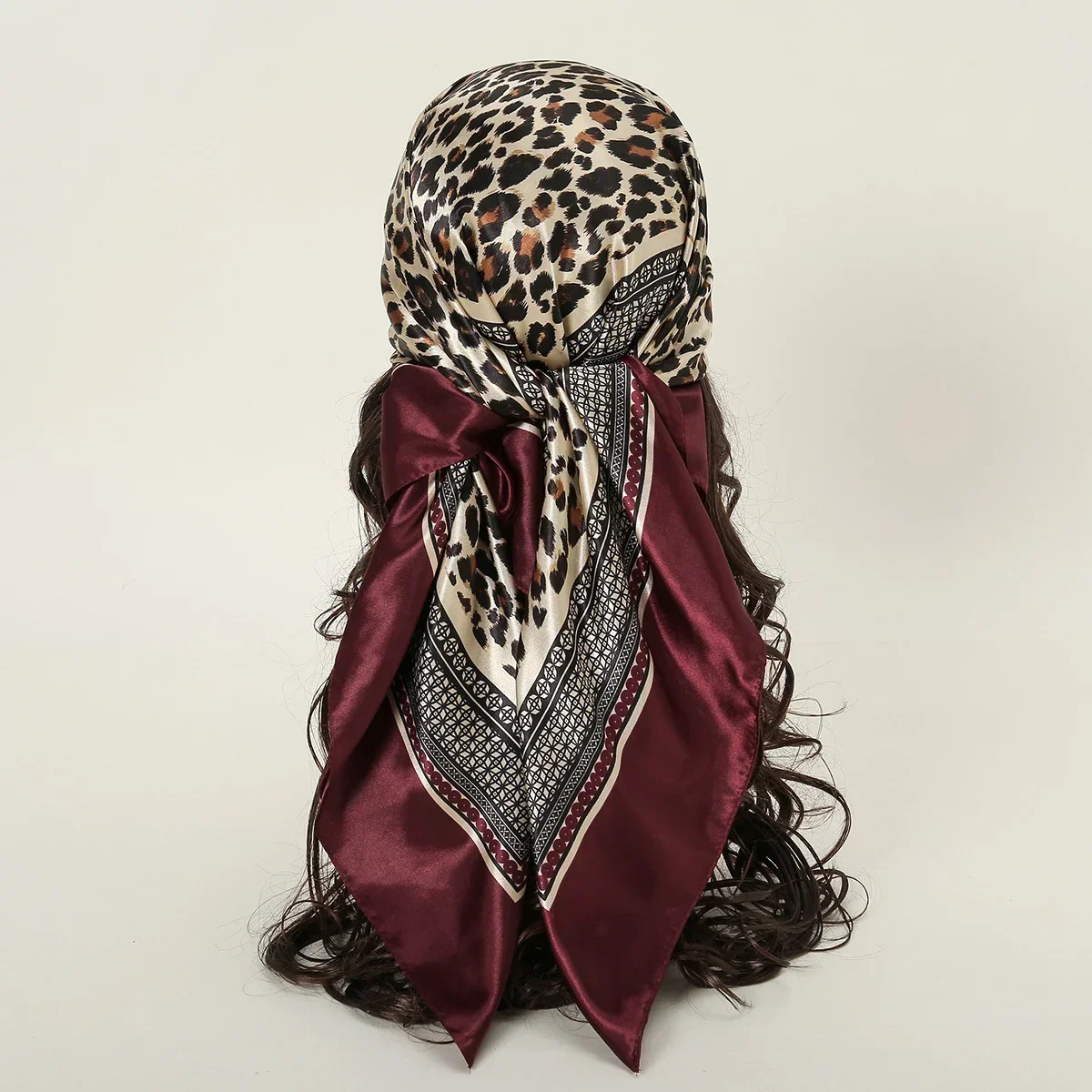 90cm Leopard Print Square Scarf Satin Silk Headband Muslim Woman Hijab Lady Fashion Hairwrap Rock Style Headscarf Islim Turban
90cm Leopard Print Square Scarf Satin Silk Headband Muslim Woman Hijab Lady Fashion Hairwrap Rock Style Headscarf Islim Turban