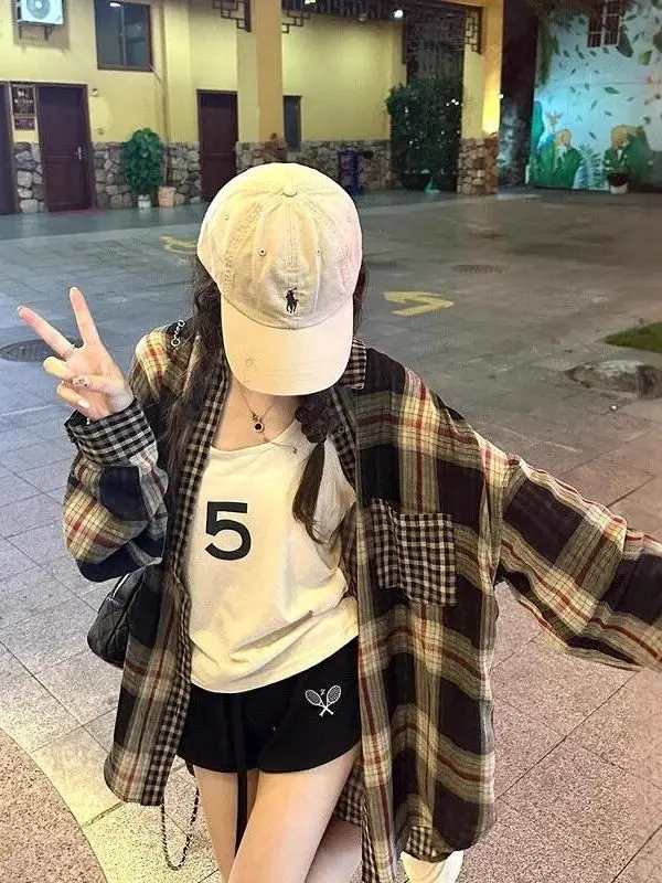 Ретро солнцезащитное пальто, женское пальто ранней осени в клетку, свободный повседневный свободный топ, корейская ветровка для ленивых
Ретро солнцезащитное пальто, женское пальто ранней осени в клетку, свободный повседневный свободный топ, корейская ветровка для ленивых