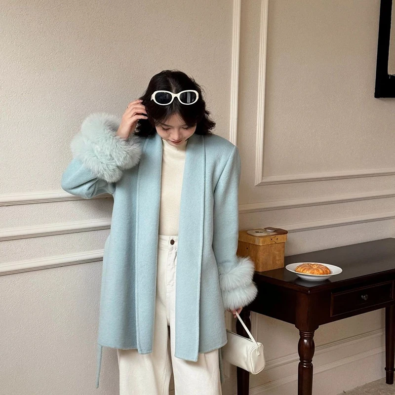 Double layer fox sleeve fur double-sided woolen coat women in autumn and winter light luxury and temperament woolen coat
Double layer fox sleeve fur double-sided woolen coat women in autumn and winter light luxury and temperament woolen coat