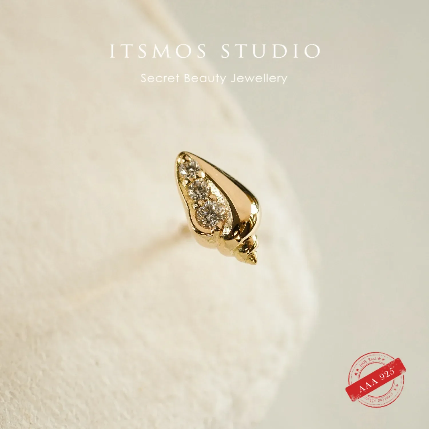 ITSMOS S925 Sterling Silver Zirconia Mini Seashell Earrings Exceptionally 18K Gold Plated Exquisite Adorably Designed For women
ITSMOS S925 Sterling Silver Zirconia Mini Seashell Earrings Exceptionally 18K Gold Plated Exquisite Adorably Designed For women