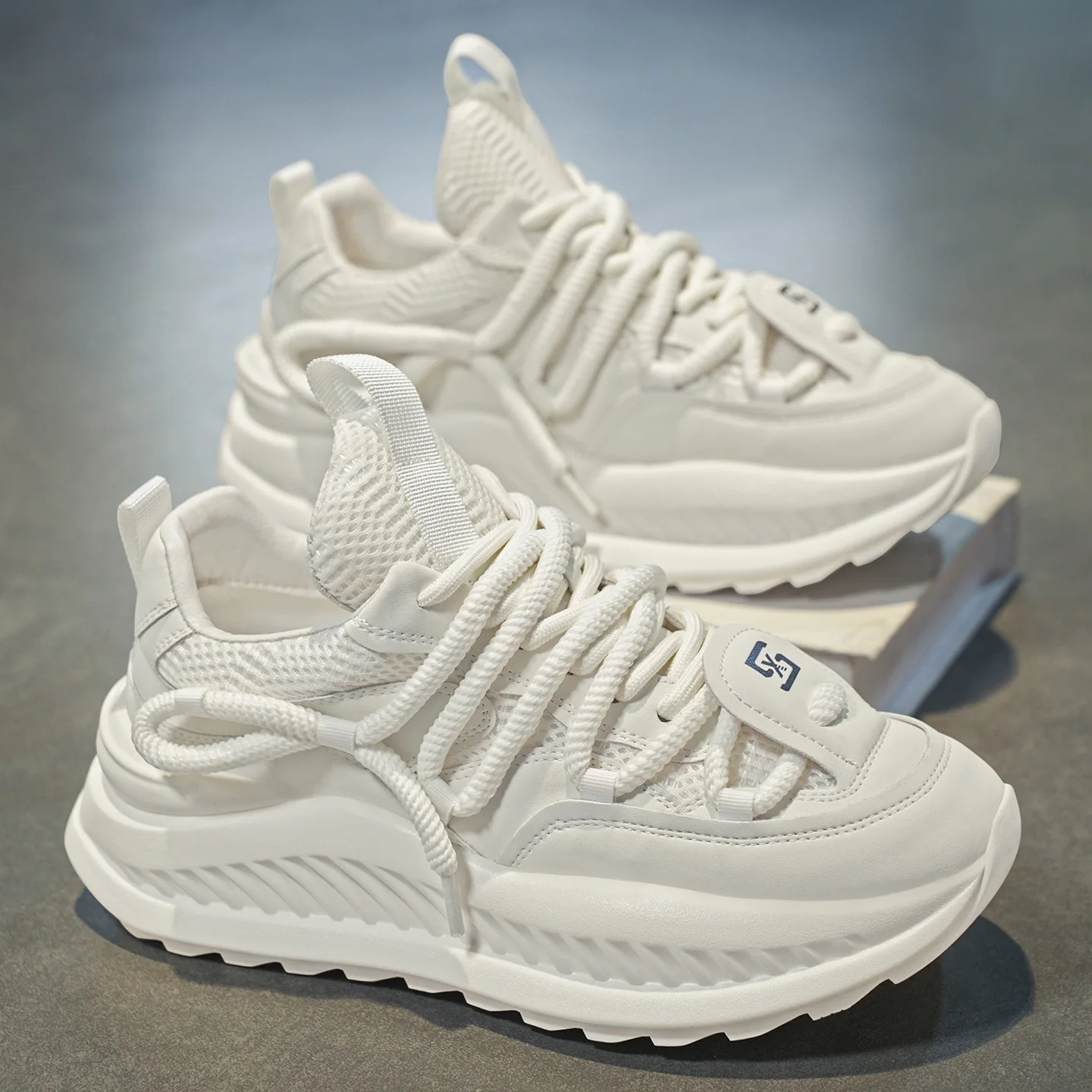 Men's Breathable Mesh Sports Shoes 2025 New Summer Casual Trendy Brand Youth Versatile Heightening White Dad Shoes
Men's Breathable Mesh Sports Shoes 2025 New Summer Casual Trendy Brand Youth Versatile Heightening White Dad Shoes