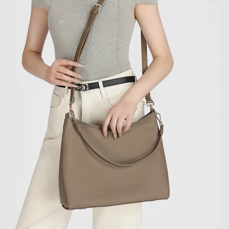 Women Genuine Leather Hobo Bag Large Capacity Casual Commuter Tote Handbag Adjustable Shoulder Crossbody Bag for Office Work
Women Genuine Leather Hobo Bag Large Capacity Casual Commuter Tote Handbag Adjustable Shoulder Crossbody Bag for Office Work