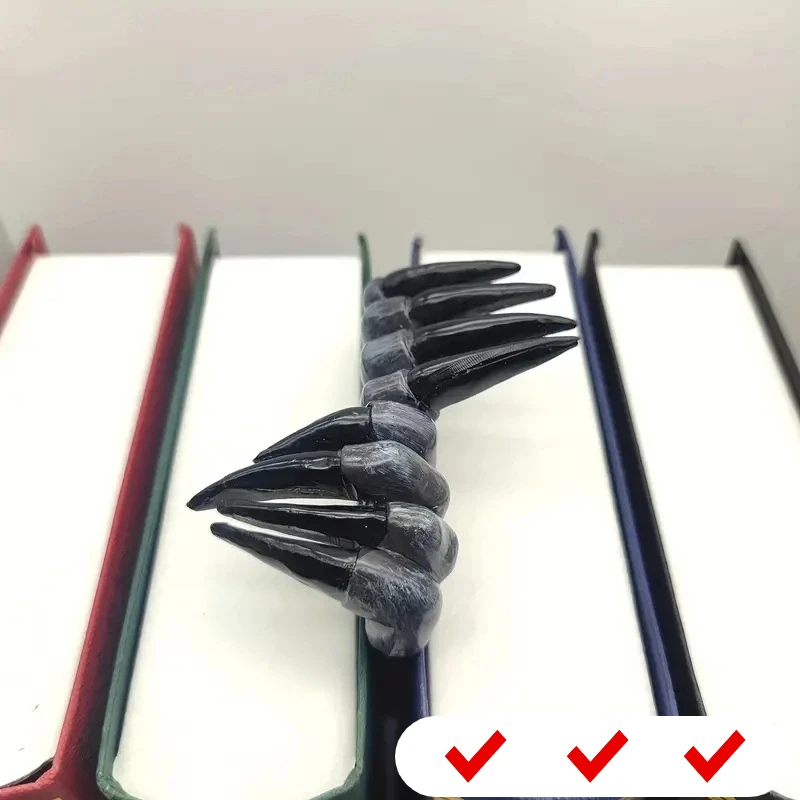 Halloween Resin Craft Claw Bookmark Terrifying Devil Claw Ornament Office Desktop Home Decoration Gift
Halloween Resin Craft Claw Bookmark Terrifying Devil Claw Ornament Office Desktop Home Decoration Gift