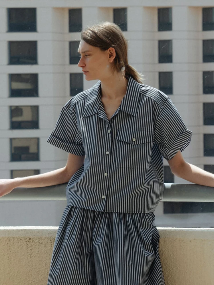 Casual Striped Shirt Women's Short Sleeve Turn-down Collar Commuter Style Korean Version Loose Fit Summer New Arrival
Casual Striped Shirt Women's Short Sleeve Turn-down Collar Commuter Style Korean Version Loose Fit Summer New Arrival