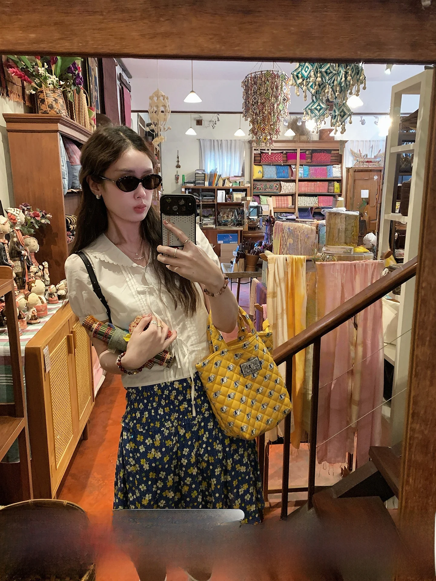 Sweet Sle ort Sve Lace Patchwork White irt Women's Spring Design Slimming ort Length Top Cotton Material Doll Collar
Sweet Sle ort Sve Lace Patchwork White irt Women's Spring Design Slimming ort Length Top Cotton Material Doll Collar