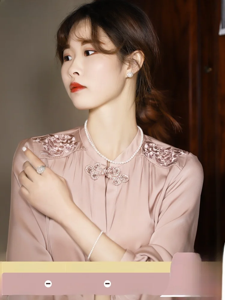 Heavyweight Silk Double Gauze Stand Collar Shirt for Women Embroidered Floral Retro Button down Silk Blouse
Heavyweight Silk Double Gauze Stand Collar Shirt for Women Embroidered Floral Retro Button down Silk Blouse