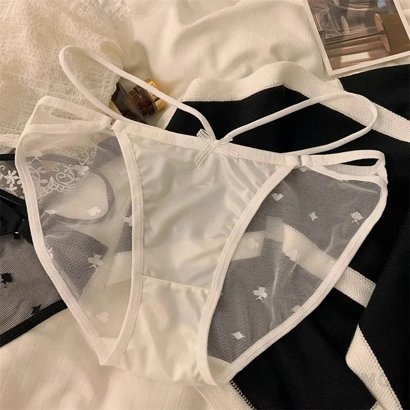 Summer Seamless Satin Briefs Women Breathable Underwear Girl Translucence Sexy Panties Mesh Underpants Thin Cross strap Lingerie
Summer Seamless Satin Briefs Women Breathable Underwear Girl Translucence Sexy Panties Mesh Underpants Thin Cross strap Lingerie