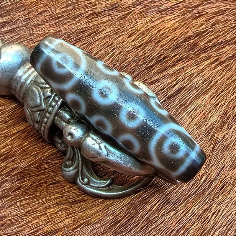 Tibetan 21 Eye Totem High Oil Moisturizing Weathering Black/White Agate Dzi Beads Men's&Women's Jewelry Necklace Bracelet DIY
Tibetan 21 Eye Totem High Oil Moisturizing Weathering Black/White Agate Dzi Beads Men's&Women's Jewelry Necklace Bracelet DIY