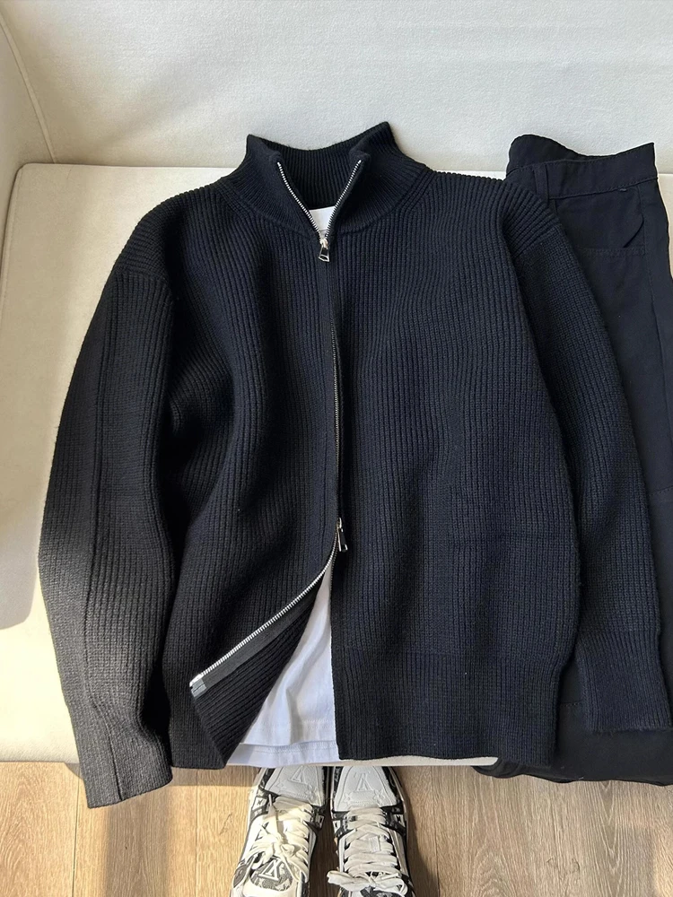 Черный вязаный свитер с двойной молнией, мужской открытый кардиган с воротником-стойкой, осенний повседневный модный стильный и хаоме
Черный вязаный свитер с двойной молнией, мужской открытый кардиган с воротником-стойкой, осенний повседневный модный стильный и хаоме