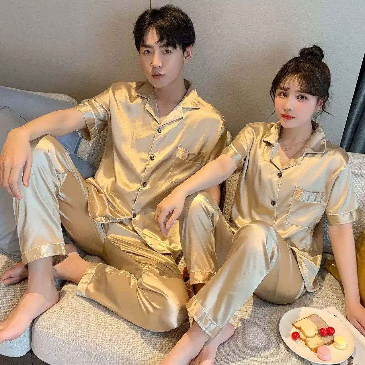 Pajamas Women Pajama Man Set Soft Silk Satin Plus Size Summer Short Sleeve Trousers Casual V-neck Lovers Nightwear Couple Pyjama
Pajamas Women Pajama Man Set Soft Silk Satin Plus Size Summer Short Sleeve Trousers Casual V-neck Lovers Nightwear Couple Pyjama