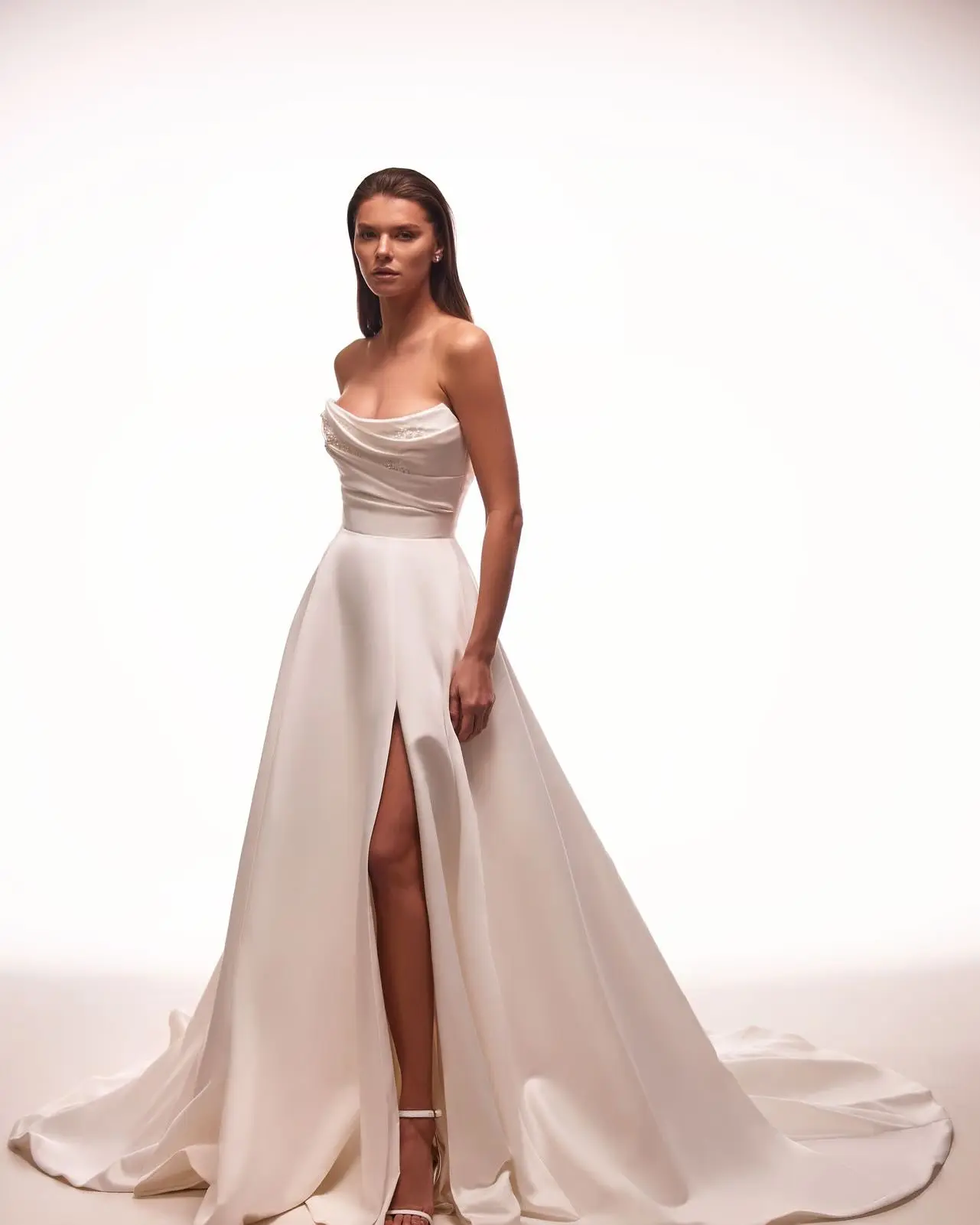 Customized Fashion Strapless Jersey Sleeveless Pearls Evening Dresses Elegant Floor Length Celebrity Gowns Vestido De Noche
Customized Fashion Strapless Jersey Sleeveless Pearls Evening Dresses Elegant Floor Length Celebrity Gowns Vestido De Noche