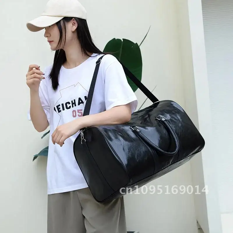 Travel Bag For Men Pu Leather Shoulder Bag Big Duffle Tote luggage For New Fashion Bag Pack Women Crossbody Capacity Sports Bags
Travel Bag For Men Pu Leather Shoulder Bag Big Duffle Tote luggage For New Fashion Bag Pack Women Crossbody Capacity Sports Bags