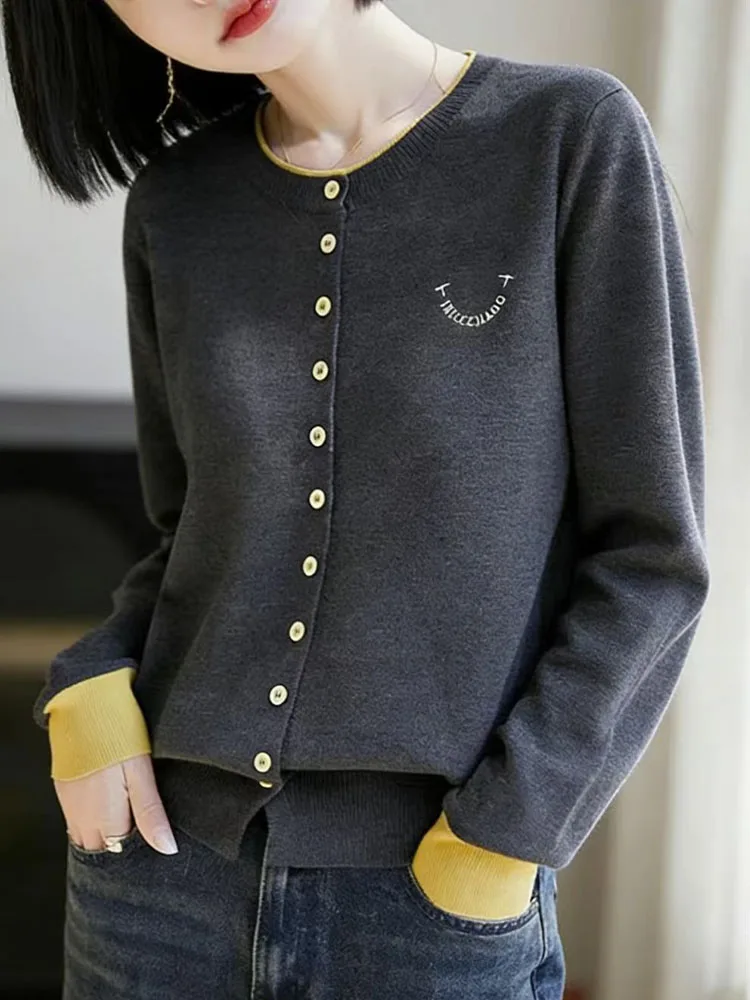 Loose Fit round Neck Ice Silk Open Cardigan Women's Embroidered Face Knitted Sweater Spring New Style Slimming Outerwear
Loose Fit round Neck Ice Silk Open Cardigan Women's Embroidered Face Knitted Sweater Spring New Style Slimming Outerwear